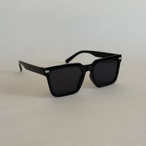 Black square sunglasses with uv - Picture 2 of 7